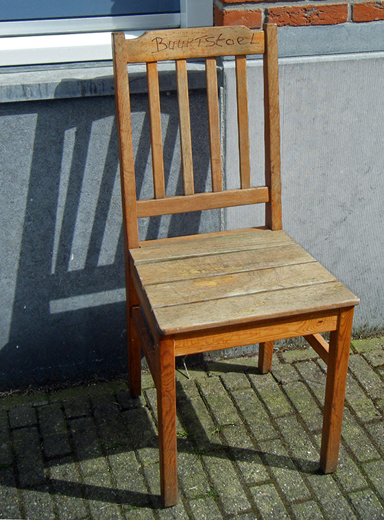 Buurtstoel.L